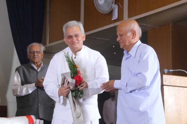 felicitation-raje-patwardhan